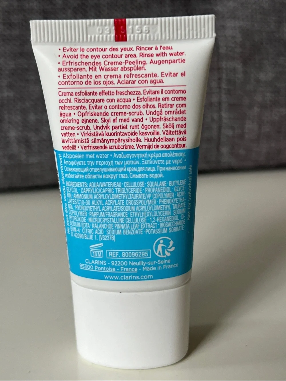 Clarins Fresh Scrub - White & Blue Tube